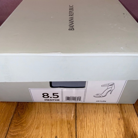 Banana Republic stunning size 8.5 strappy heels mint green - Picture 7 of 7